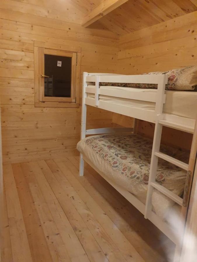 Stunning Log Cabin On The Lake Portroe Екстериор снимка